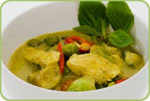 Thai-green-chicken-curry-with-steamed-vegetables-300x203